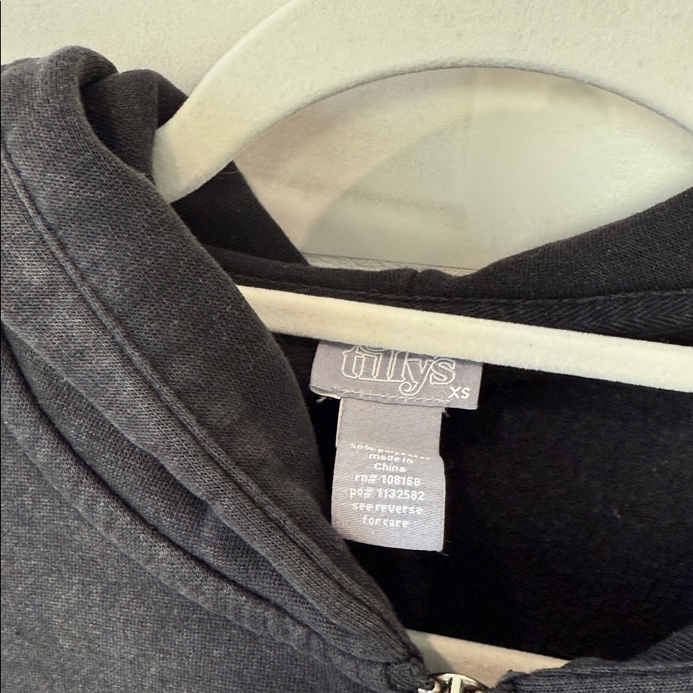 Tilly’s Black Faded Hoodie Zip-Up - Picture 3 of 9